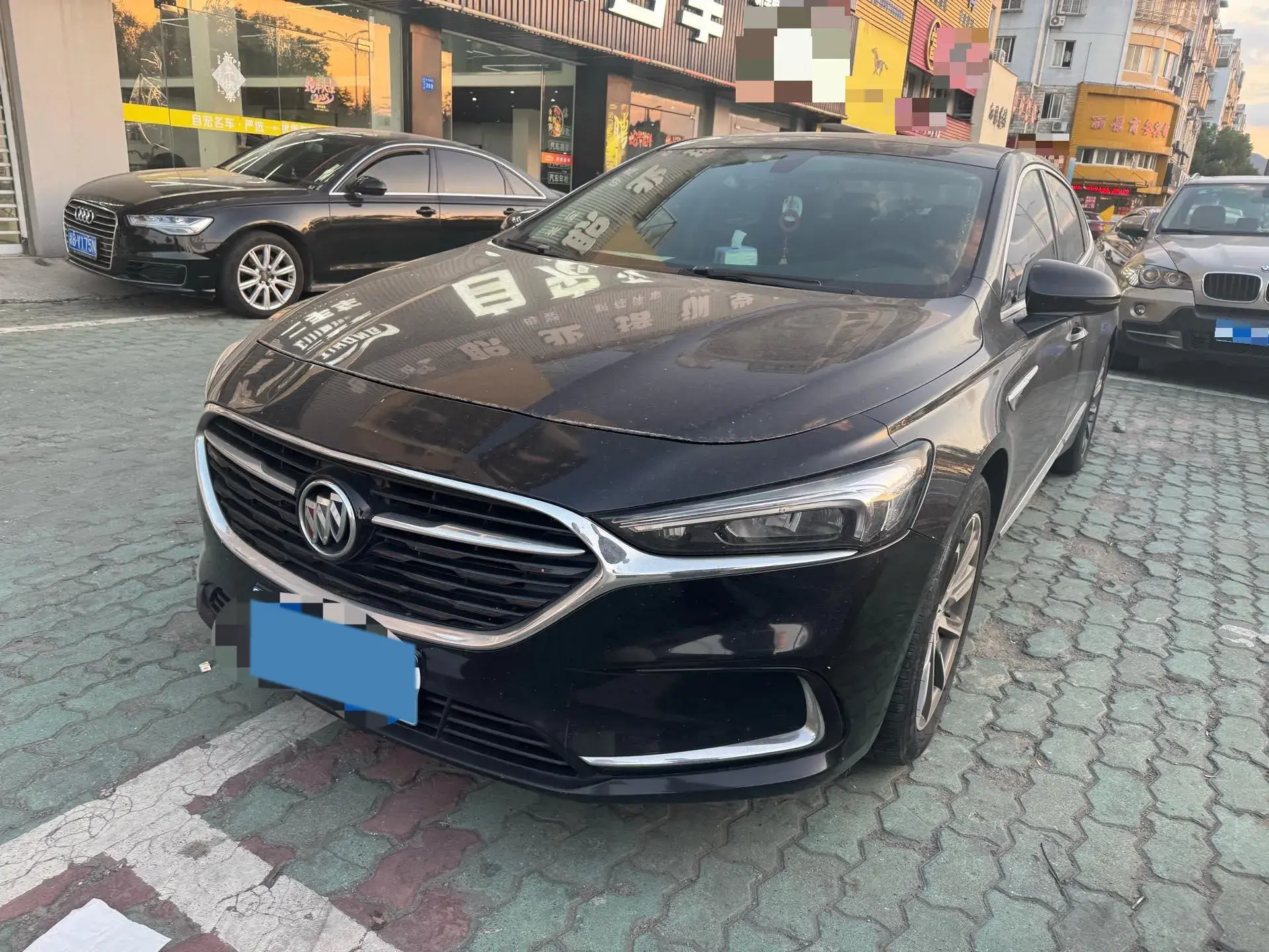 2021 BUICK LARCOSSE view 1