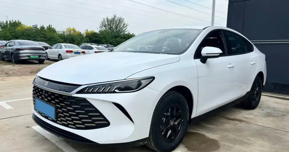 2025 BYD QIN view 1