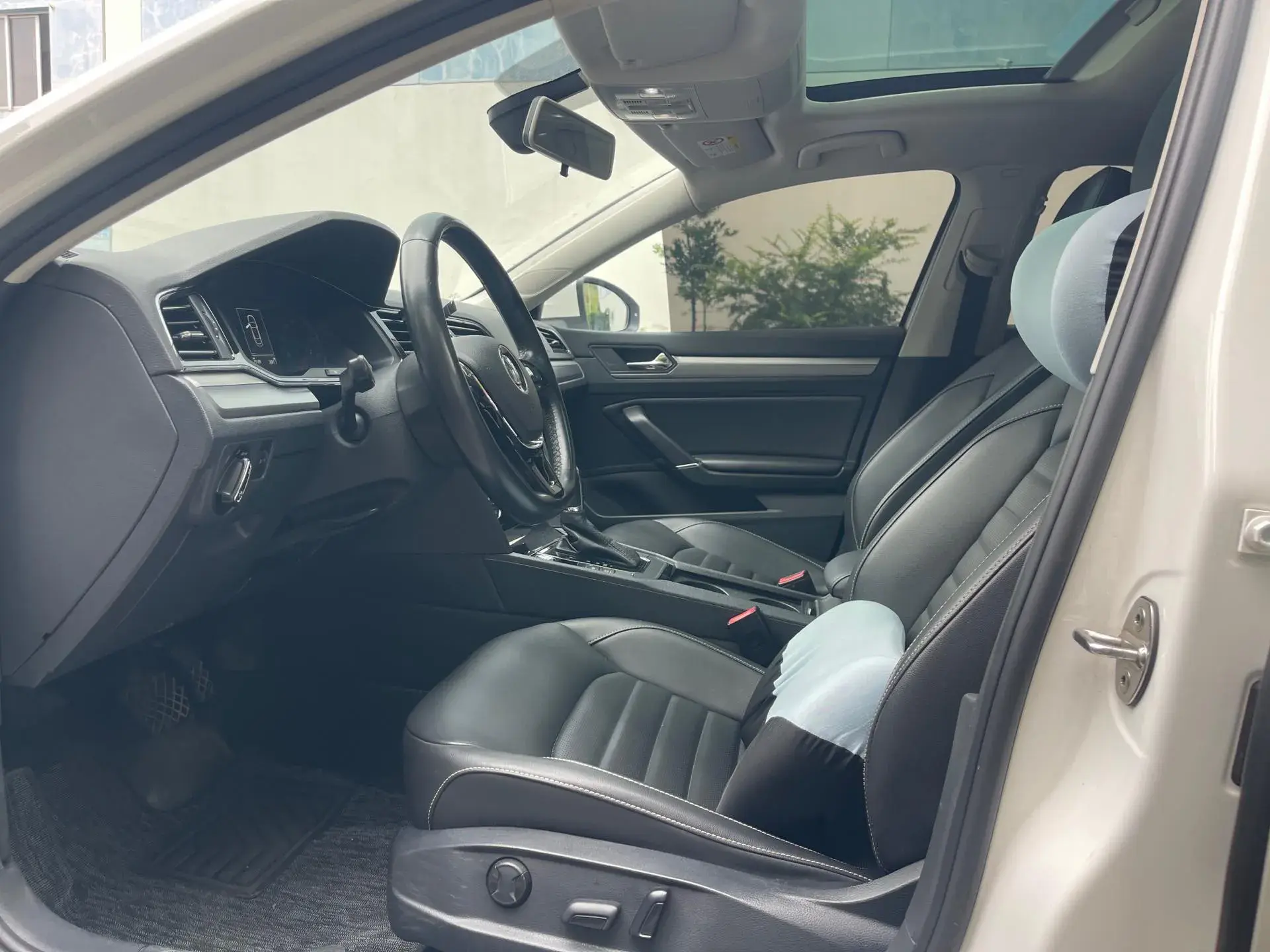 2021 VOLKSWAGEN LAMANDO thumbnail 4