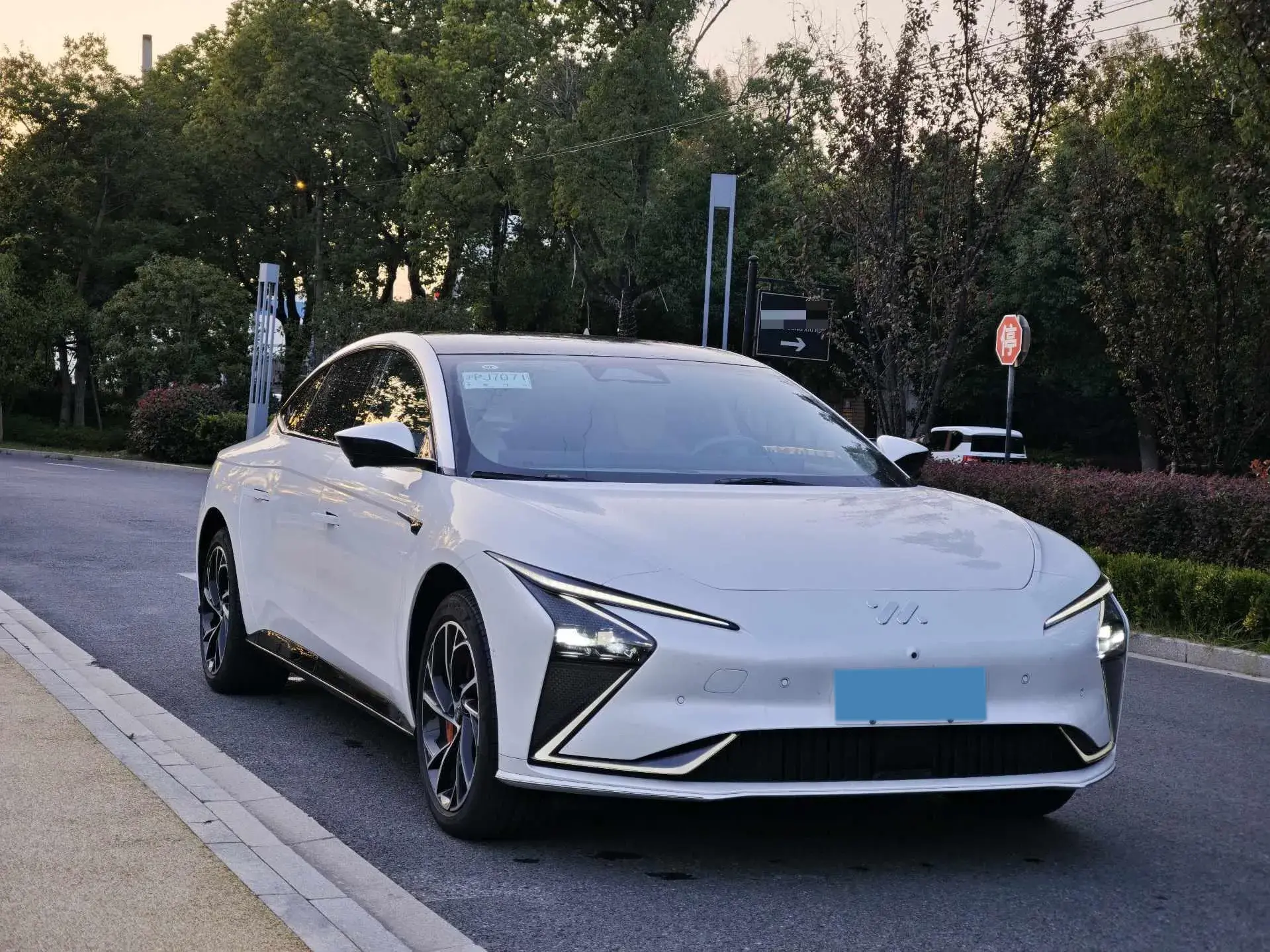 2022 IM L7 thumbnail 3