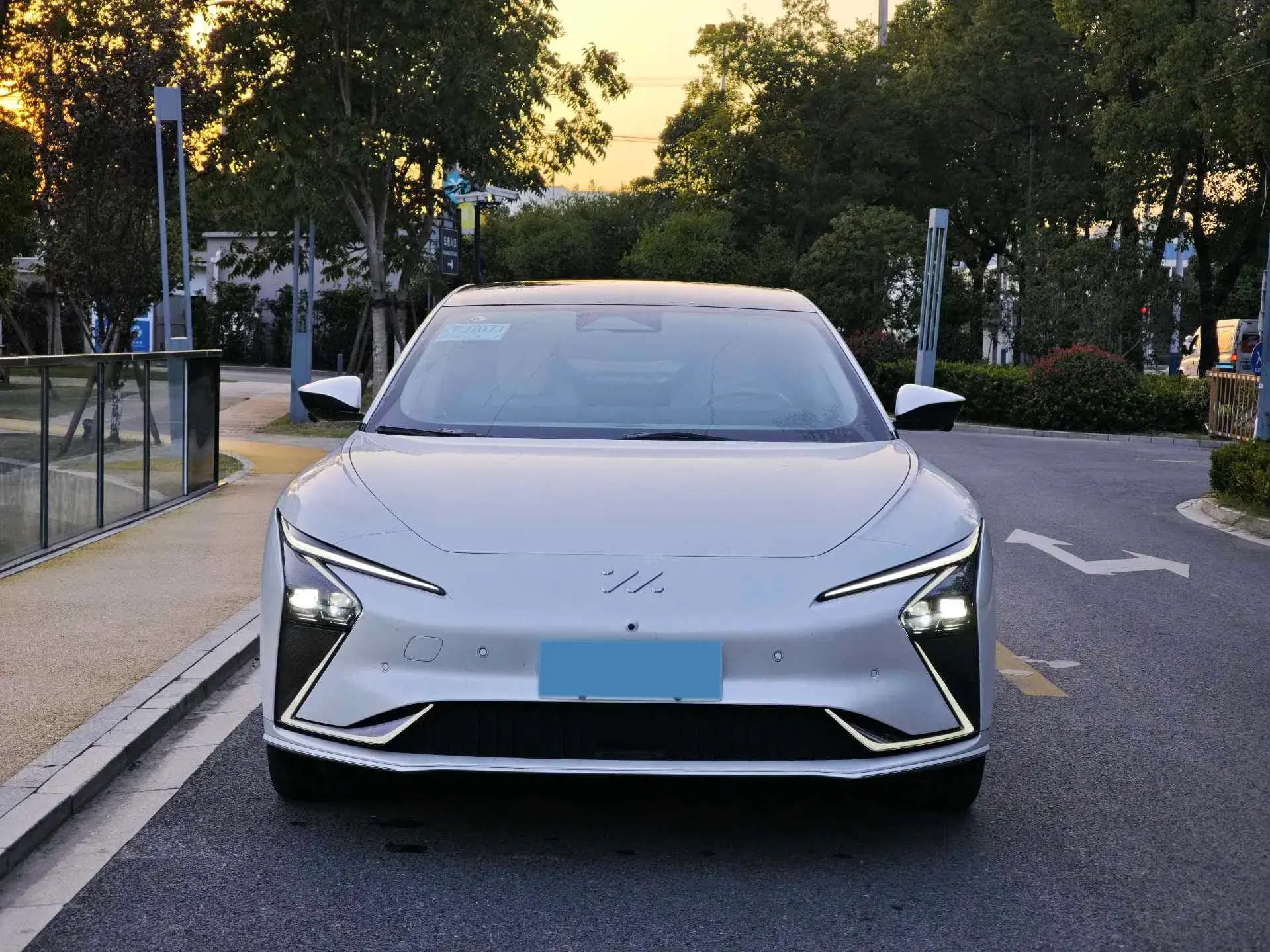 2022 IM L7 thumbnail 2