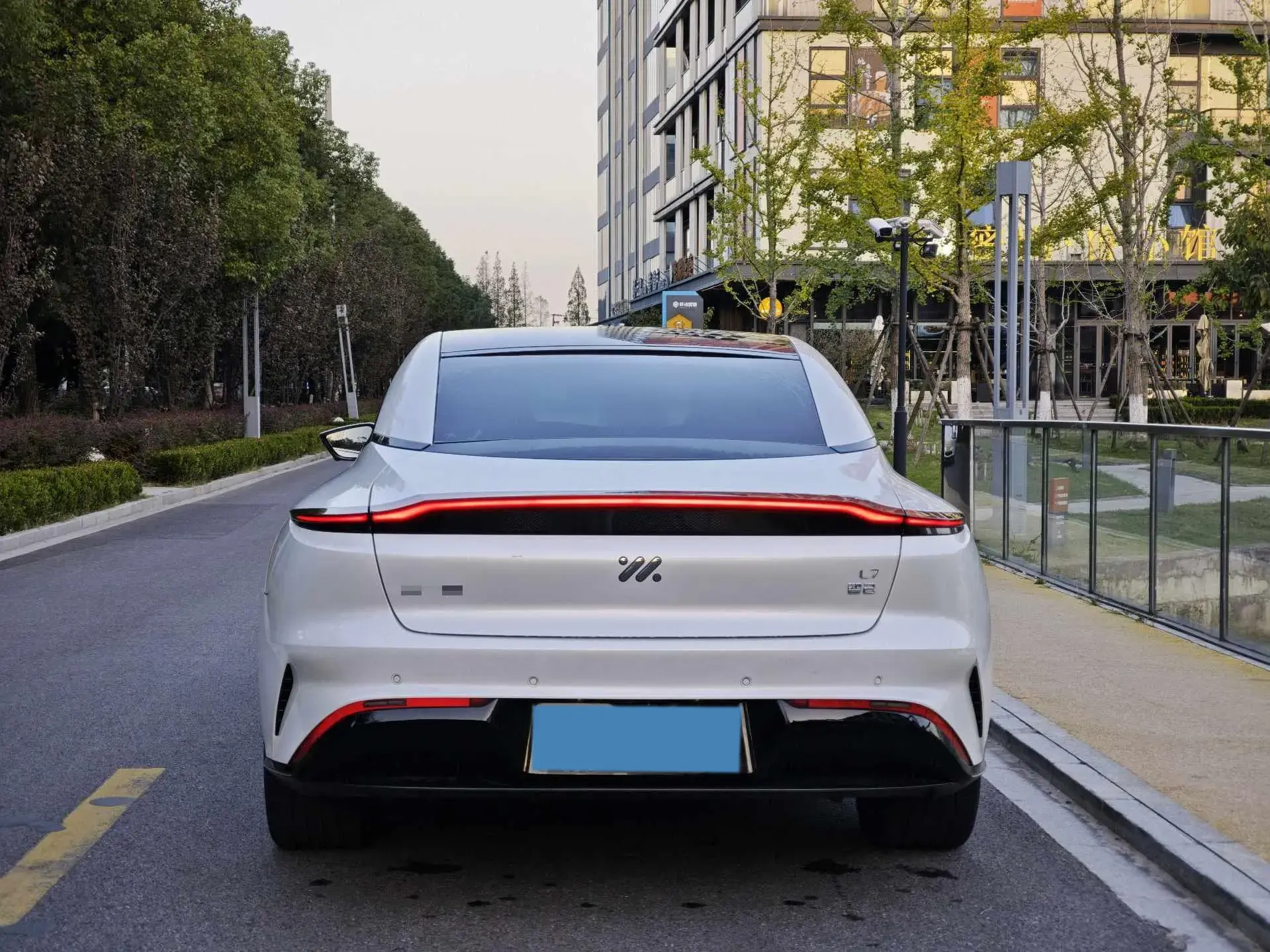 2022 IM L7 thumbnail 4