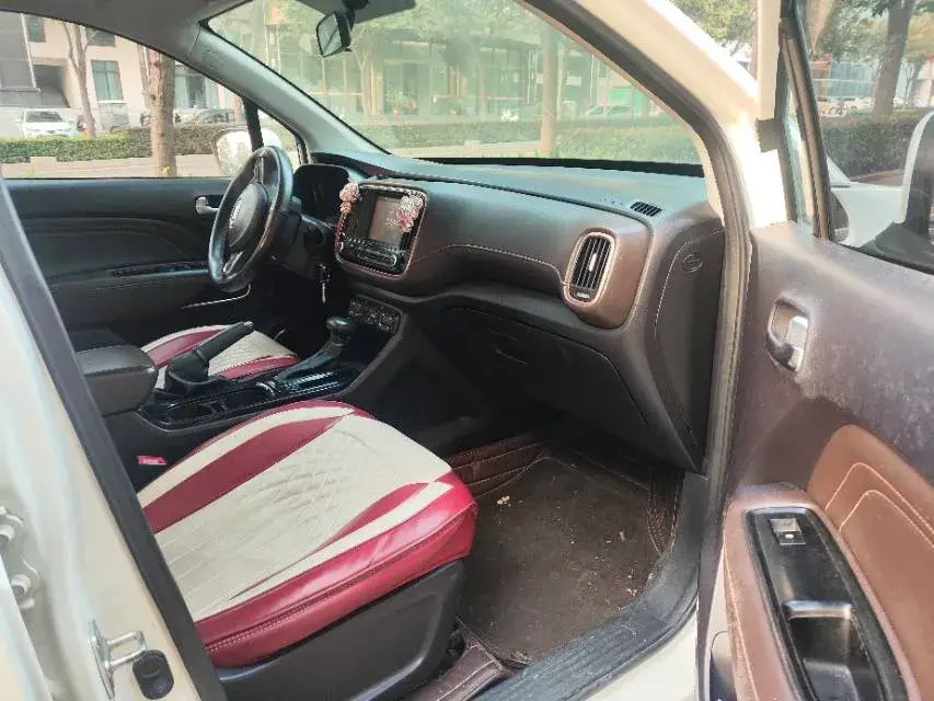 2017 GAC TRUMPCHI thumbnail 4