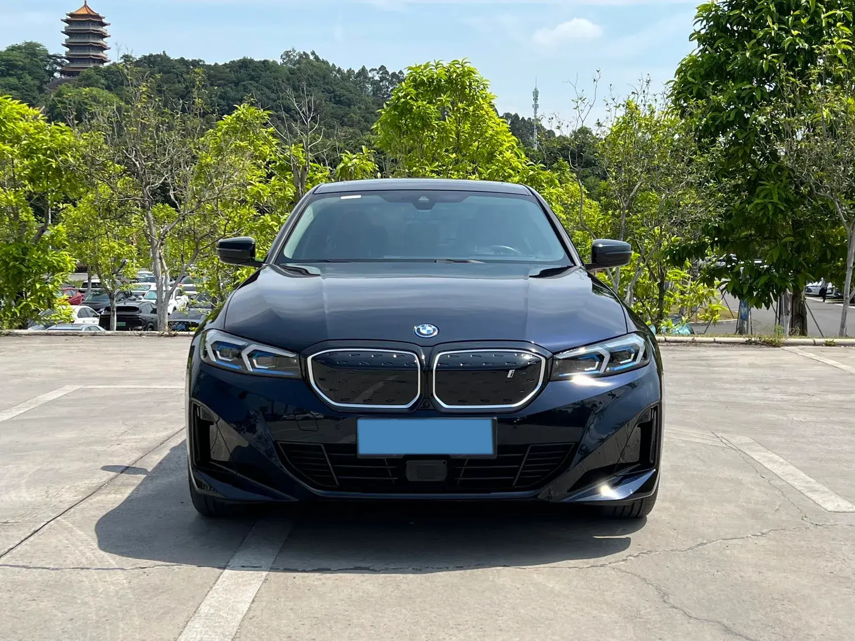 2023 BMW I3 thumbnail 2