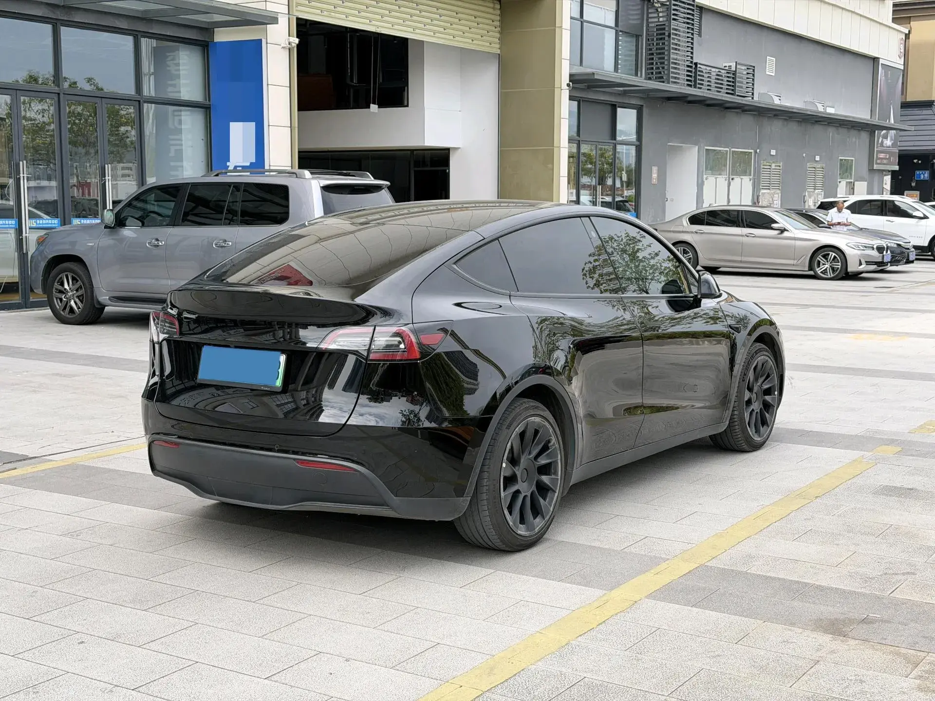 2021 TESLA MODEL thumbnail 4