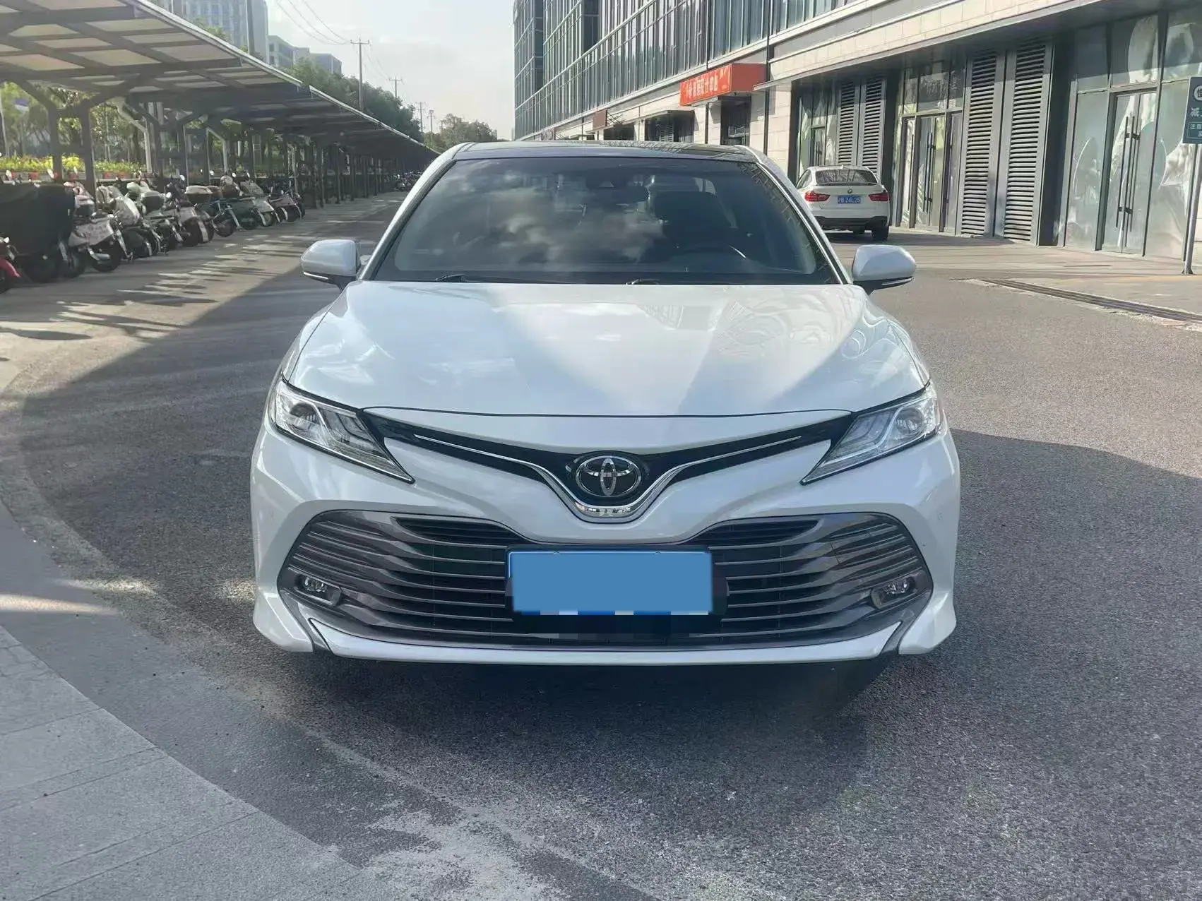 2019 TOYOTA CAMRY thumbnail 3