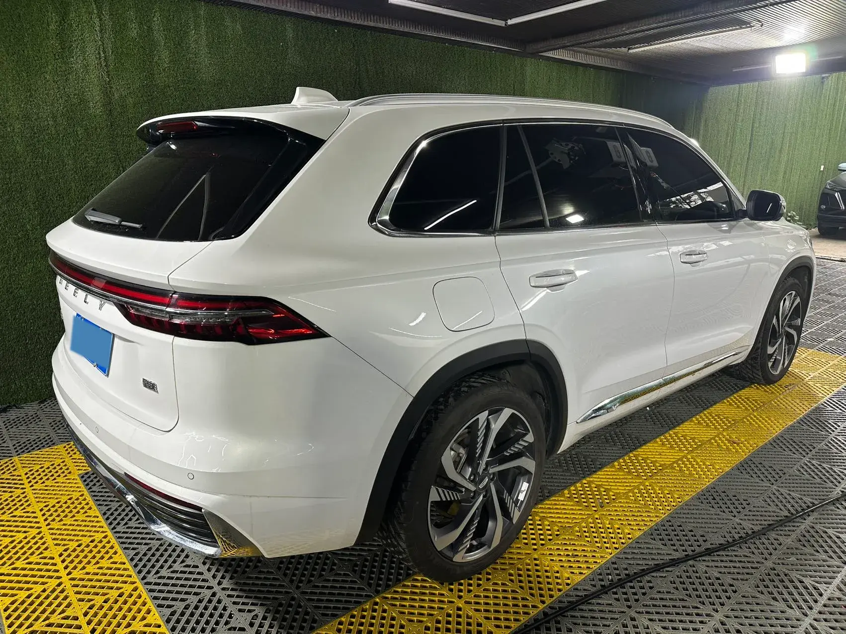 2024 GEELY MONJARO thumbnail 3