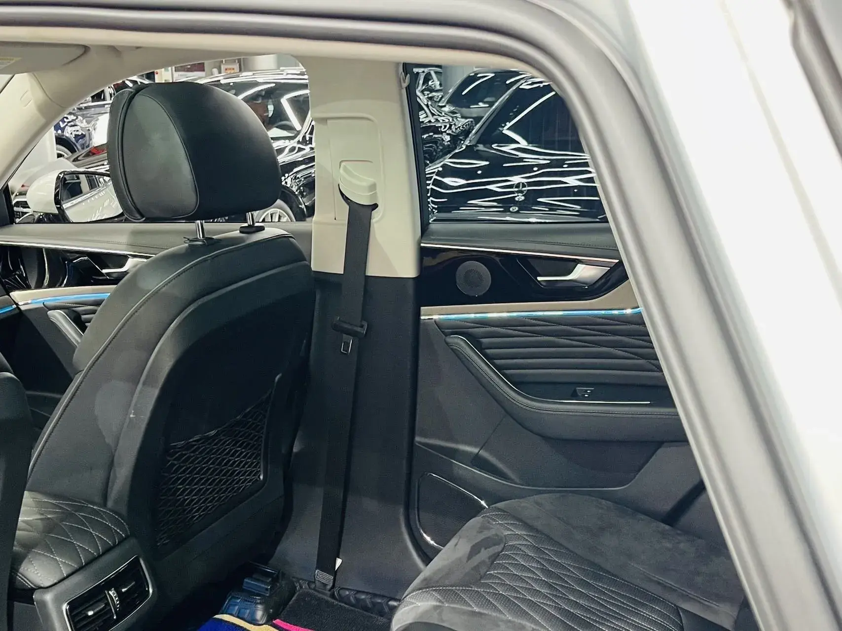 2022 HONGQI HS5 thumbnail 2