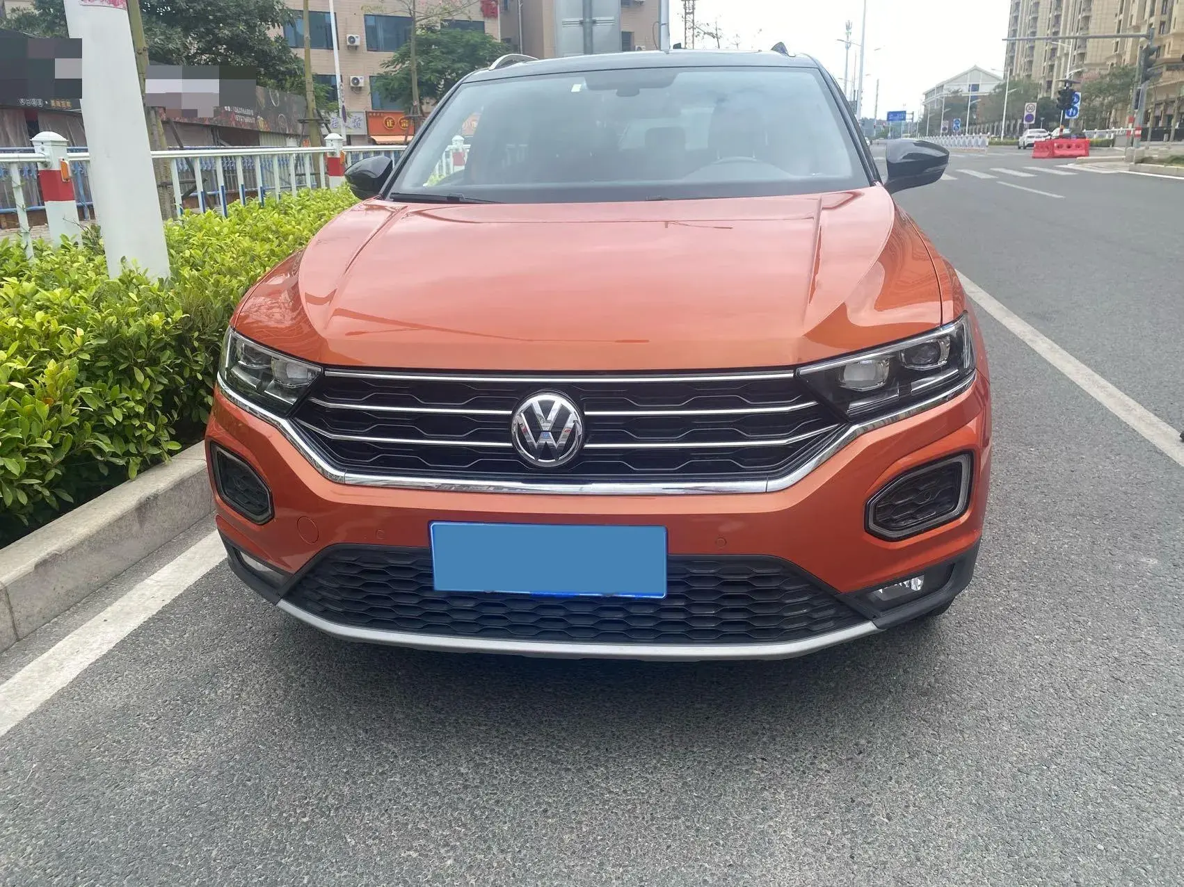 2018 VOLKSWAGEN T-ROC thumbnail 2