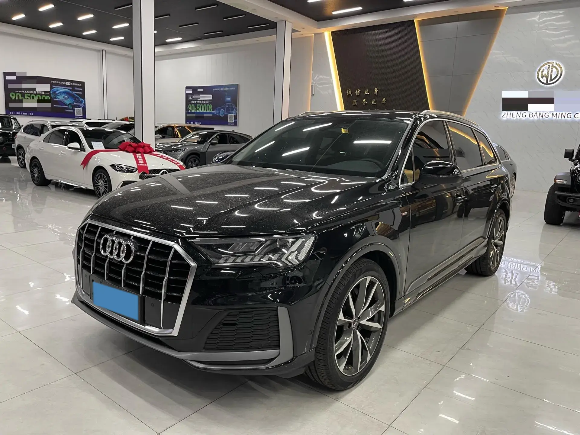 2022 AUDI Q7 view 1
