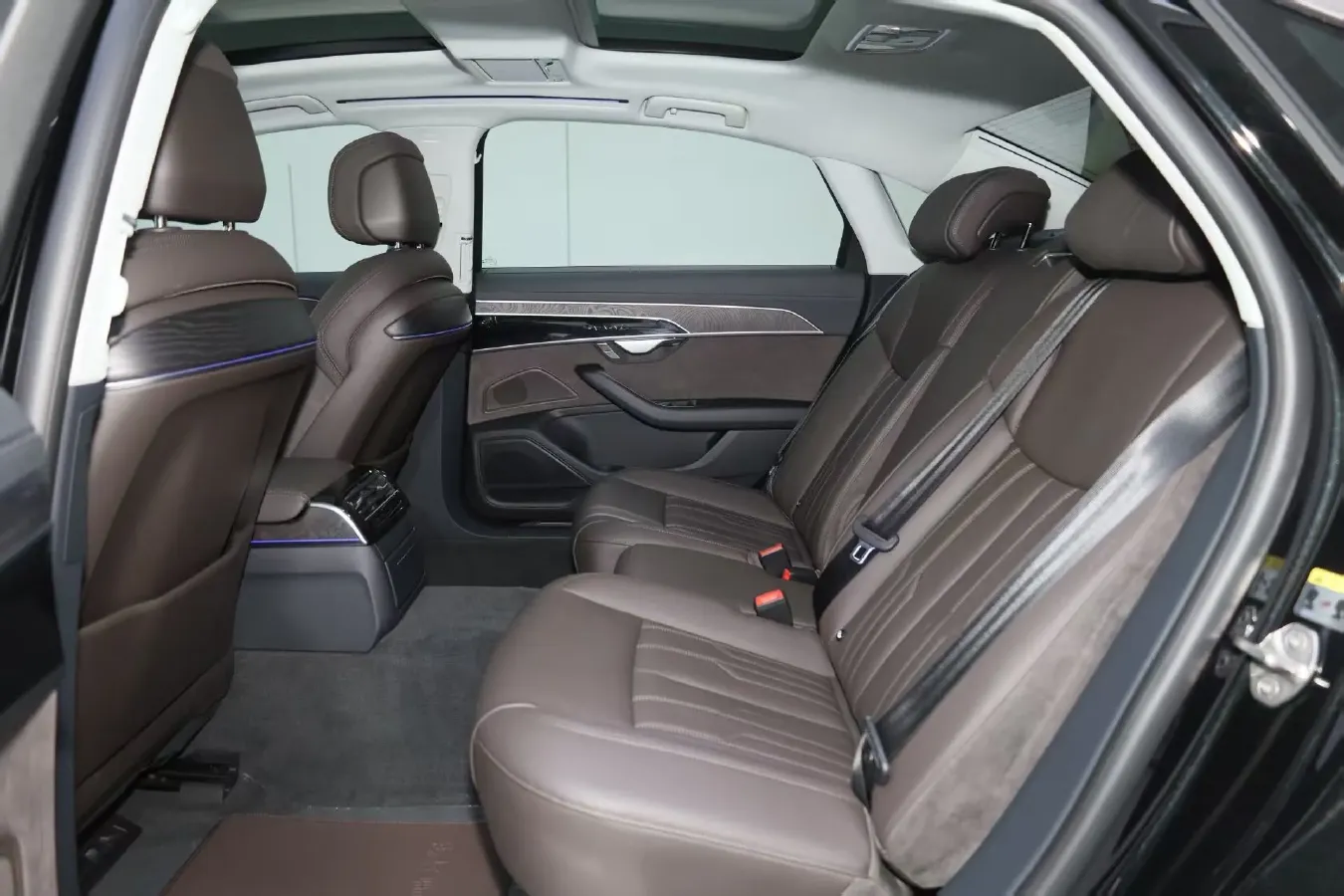 2023 Audi A8 2.0T 265HP L4 8AT,autocango,china used car exporter,china ev exporter,chinese used car exporter,chinese used ev exporter