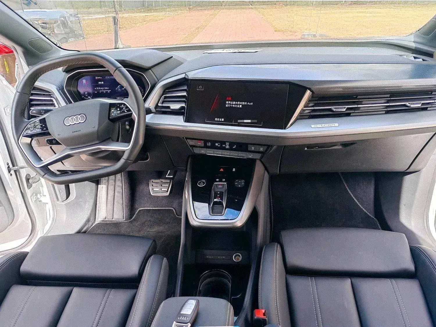 2023 AUDI Q4 thumbnail 4