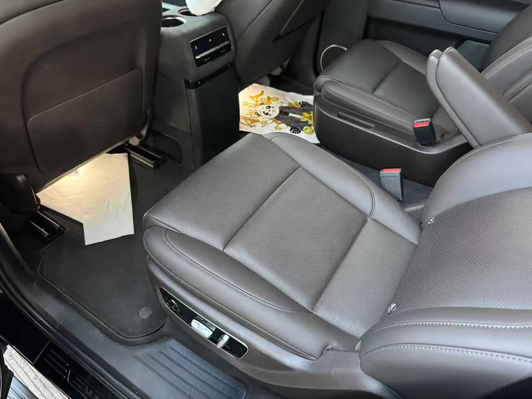 2022 LI L9 thumbnail 2