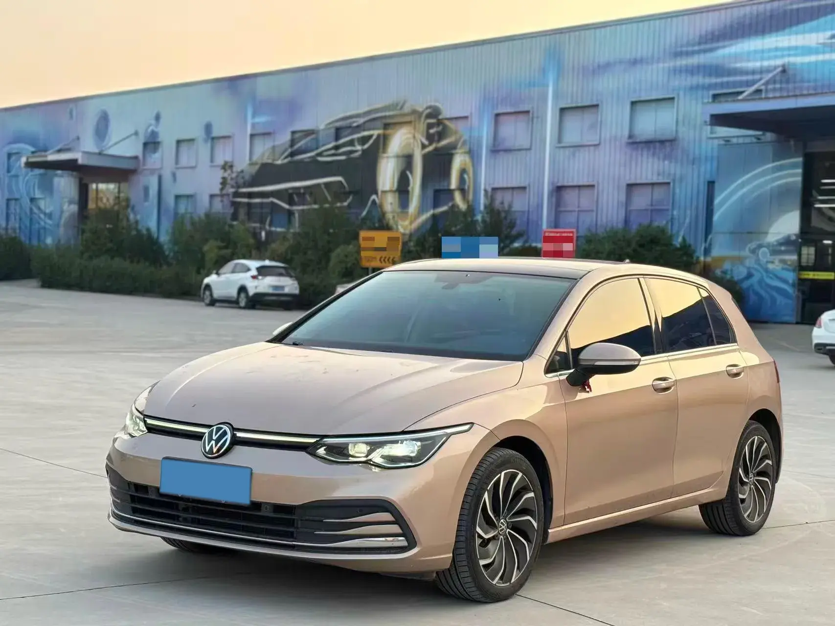 2021 VOLKSWAGEN GOLF view 1