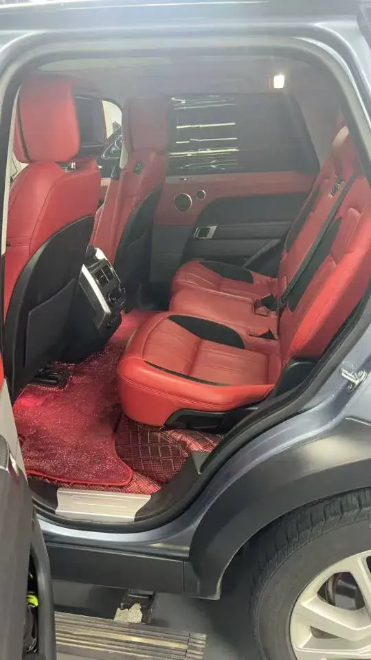 2018 LAND ROVER thumbnail 4