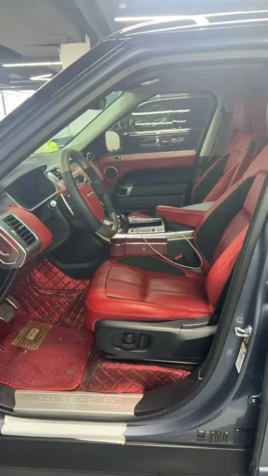 2018 LAND ROVER thumbnail 3