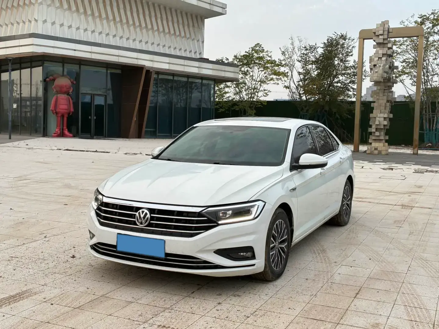 2019 VOLKSWAGEN SAGITAR view 1