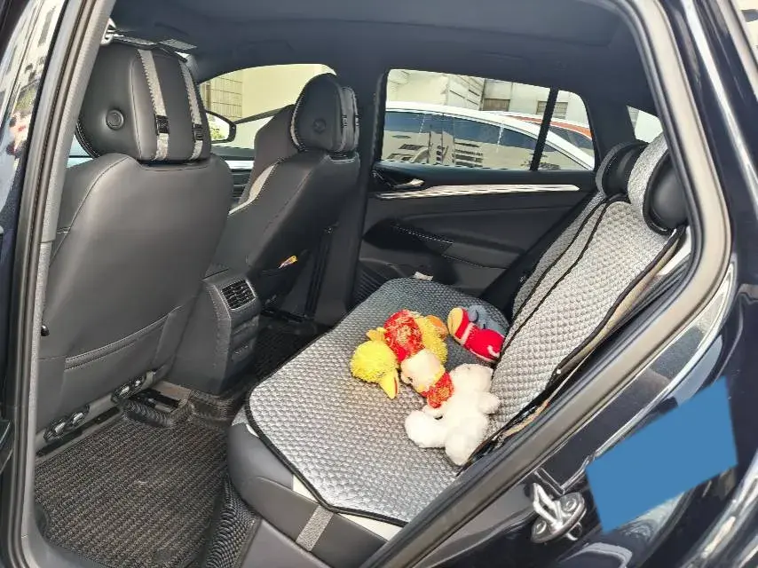 2024 VOLKSWAGEN ID.4 thumbnail 4