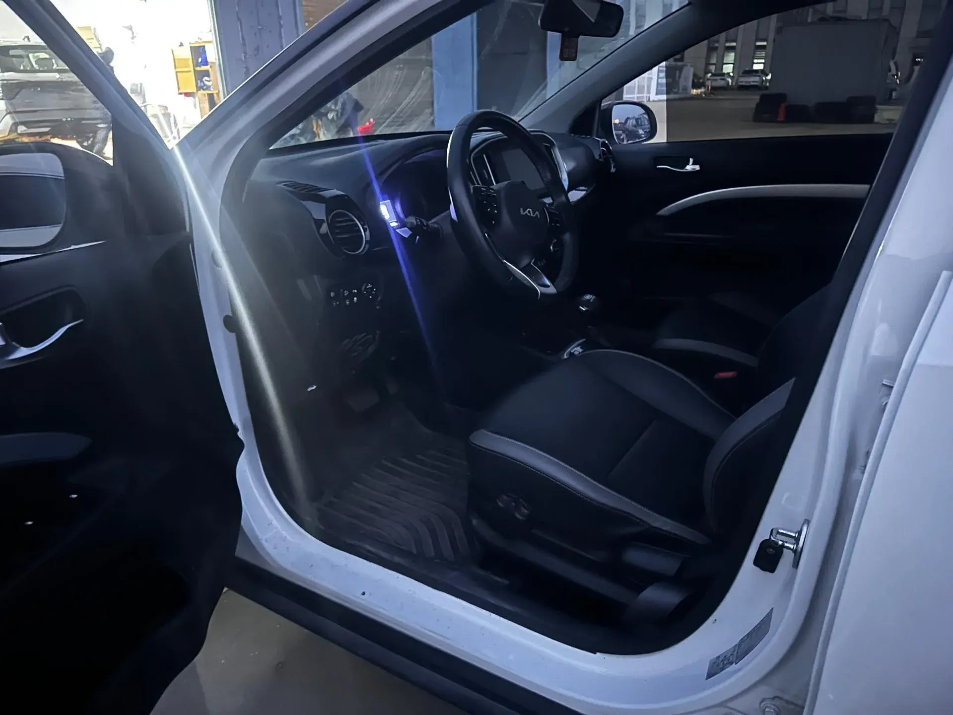 2021 KIA KX1 thumbnail 3