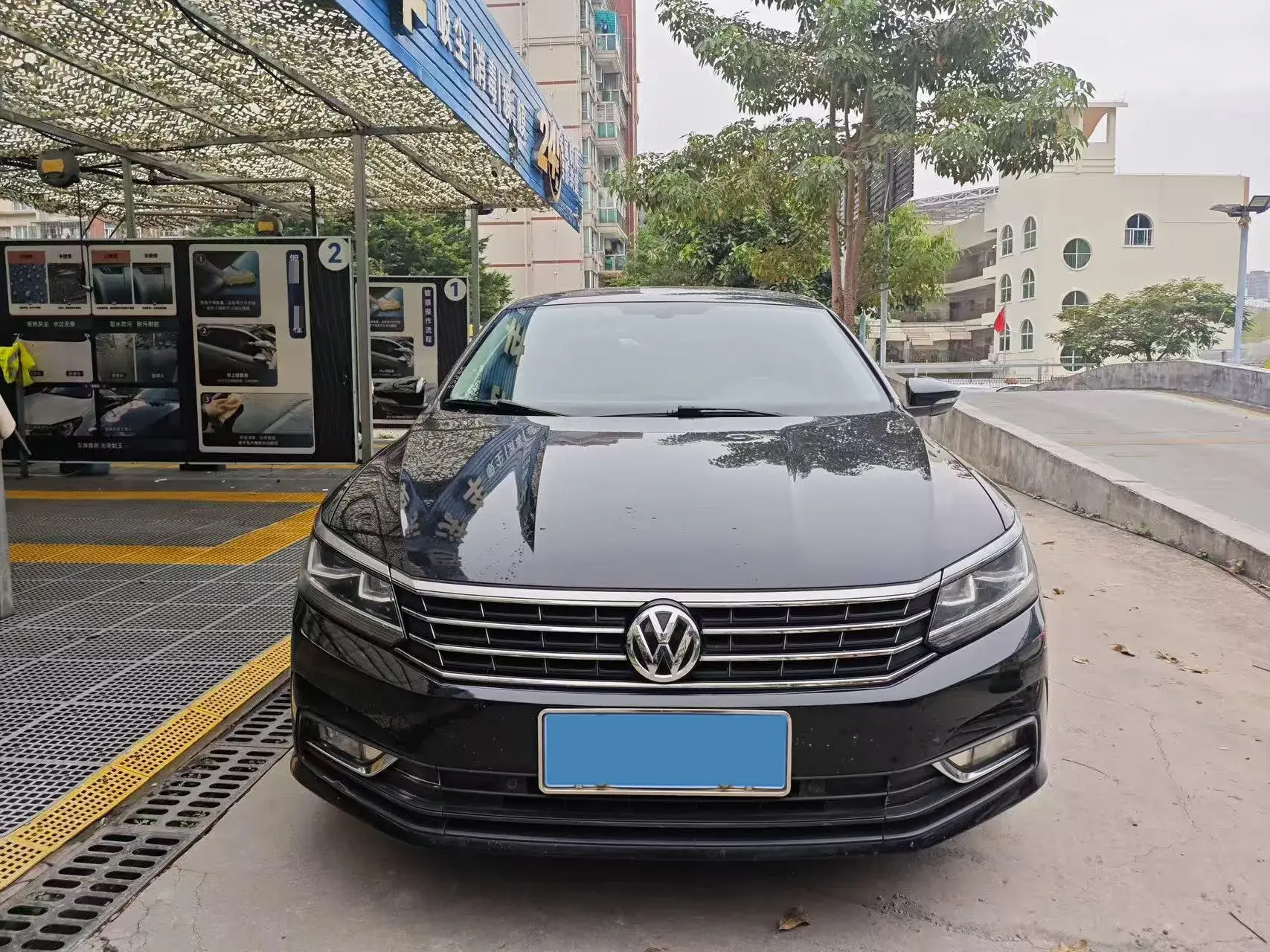 2016 VOLKSWAGEN PASSAT thumbnail 2