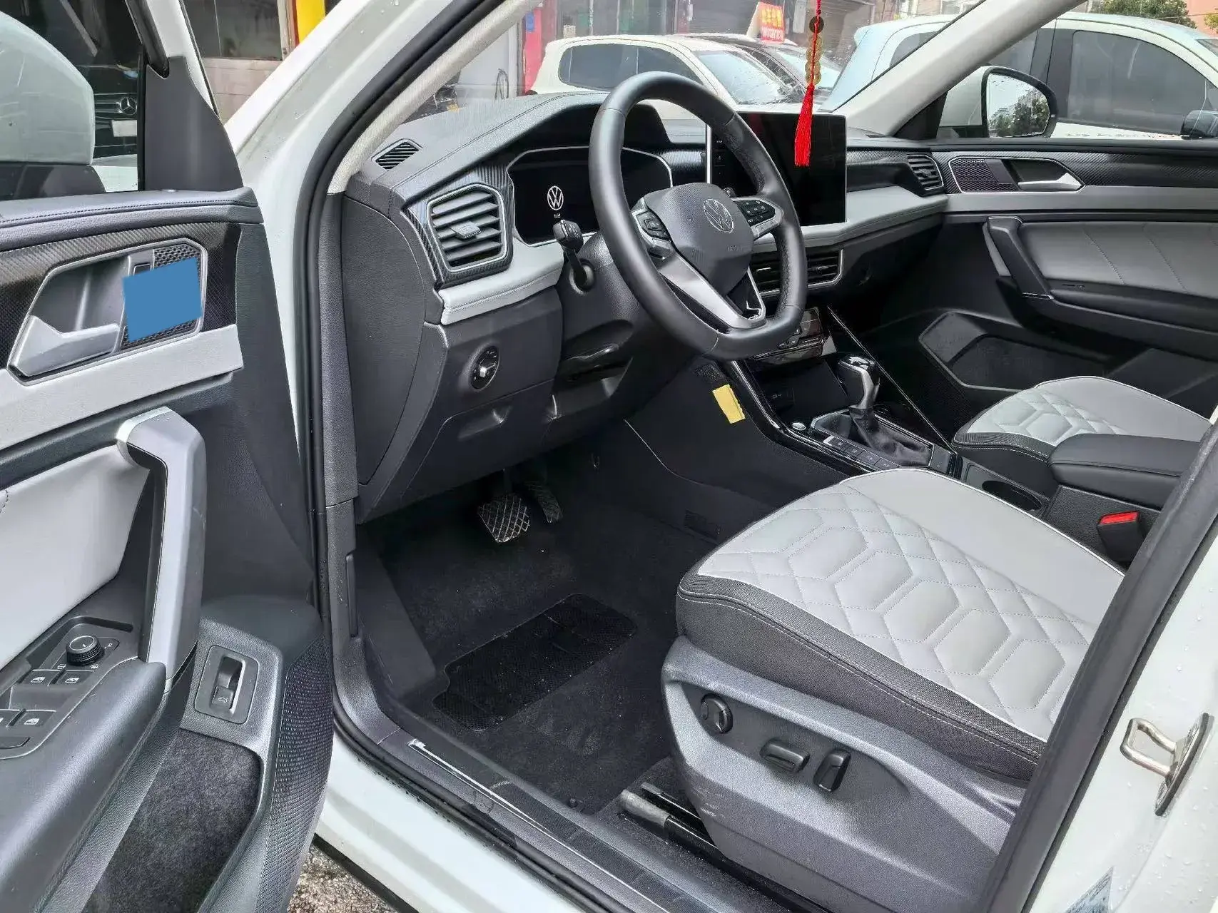 2023 VOLKSWAGEN TAYRON thumbnail 4