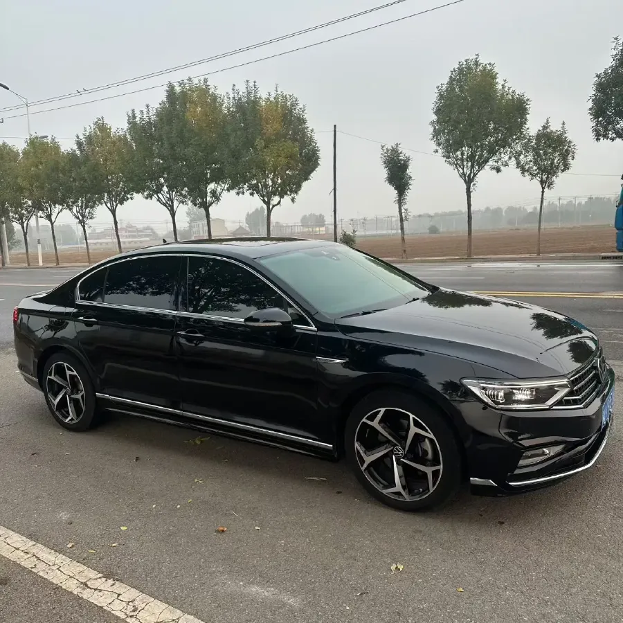 2023 Volkswagen Magotan 2.0T 186HP L4 7DCT,autocango,china used car exporter,china ev exporter,chinese used car exporter,chinese used ev exporter