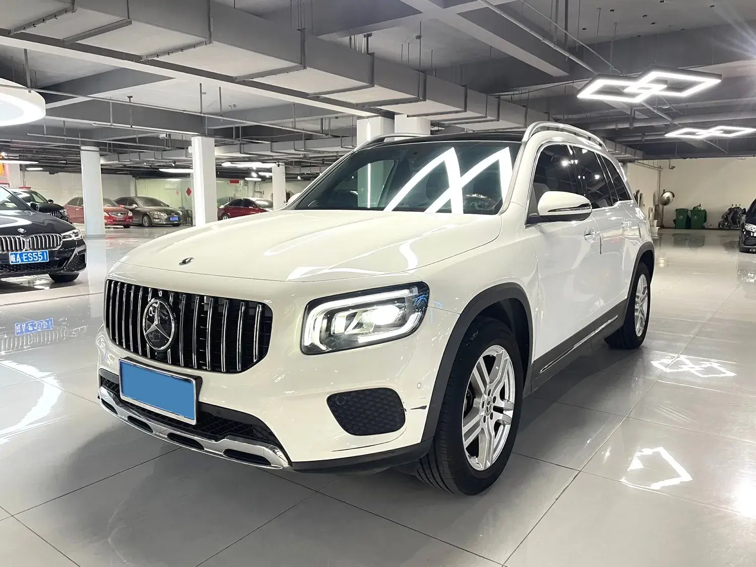 2021 MERCEDES-BENZ GLB view 1