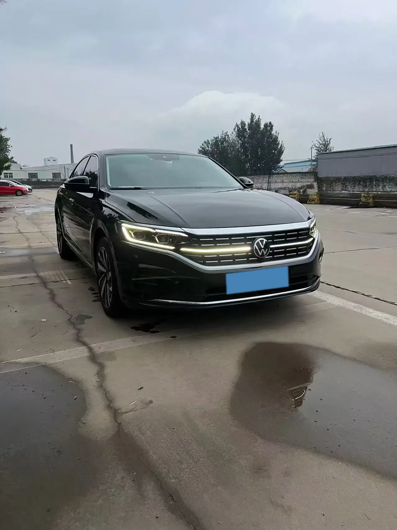 2024 VOLKSWAGEN PASSAT thumbnail 2