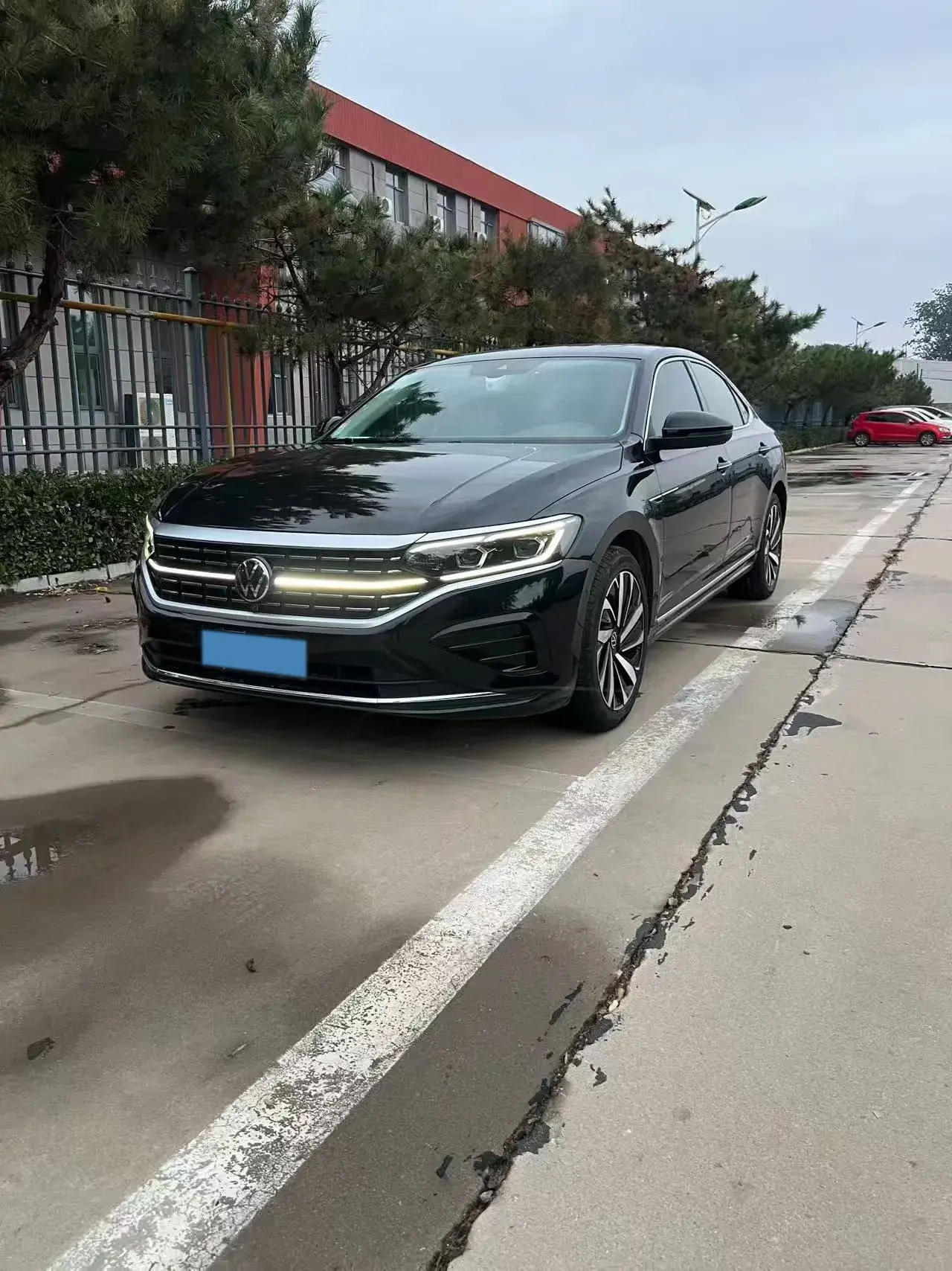 2024 VOLKSWAGEN PASSAT view 1