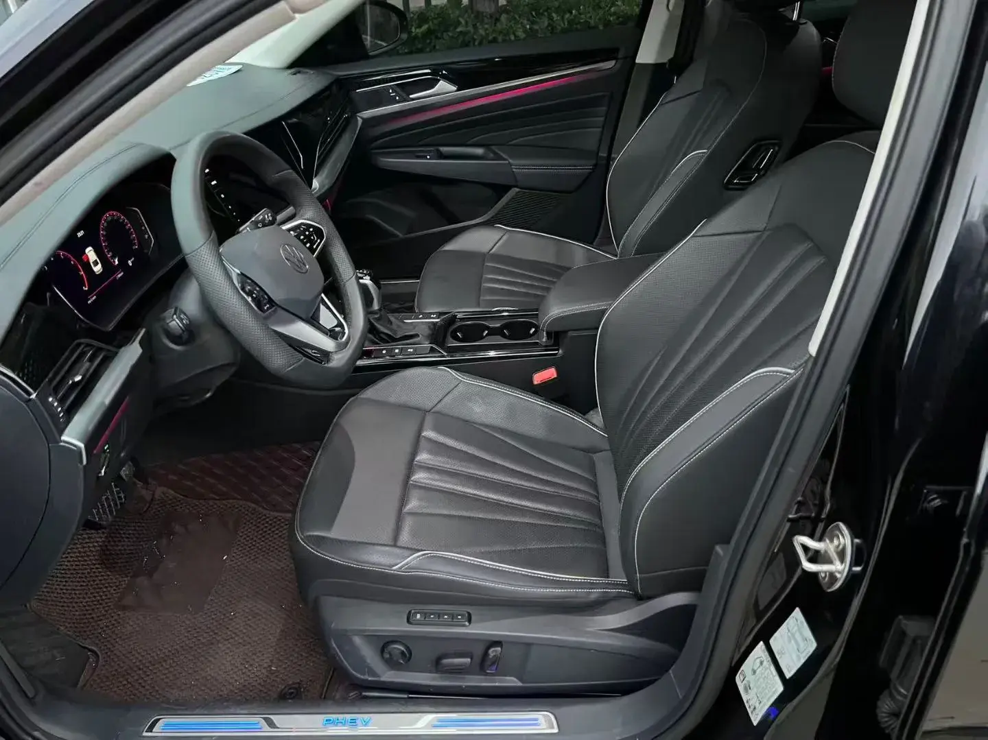 2024 VOLKSWAGEN PASSAT thumbnail 4