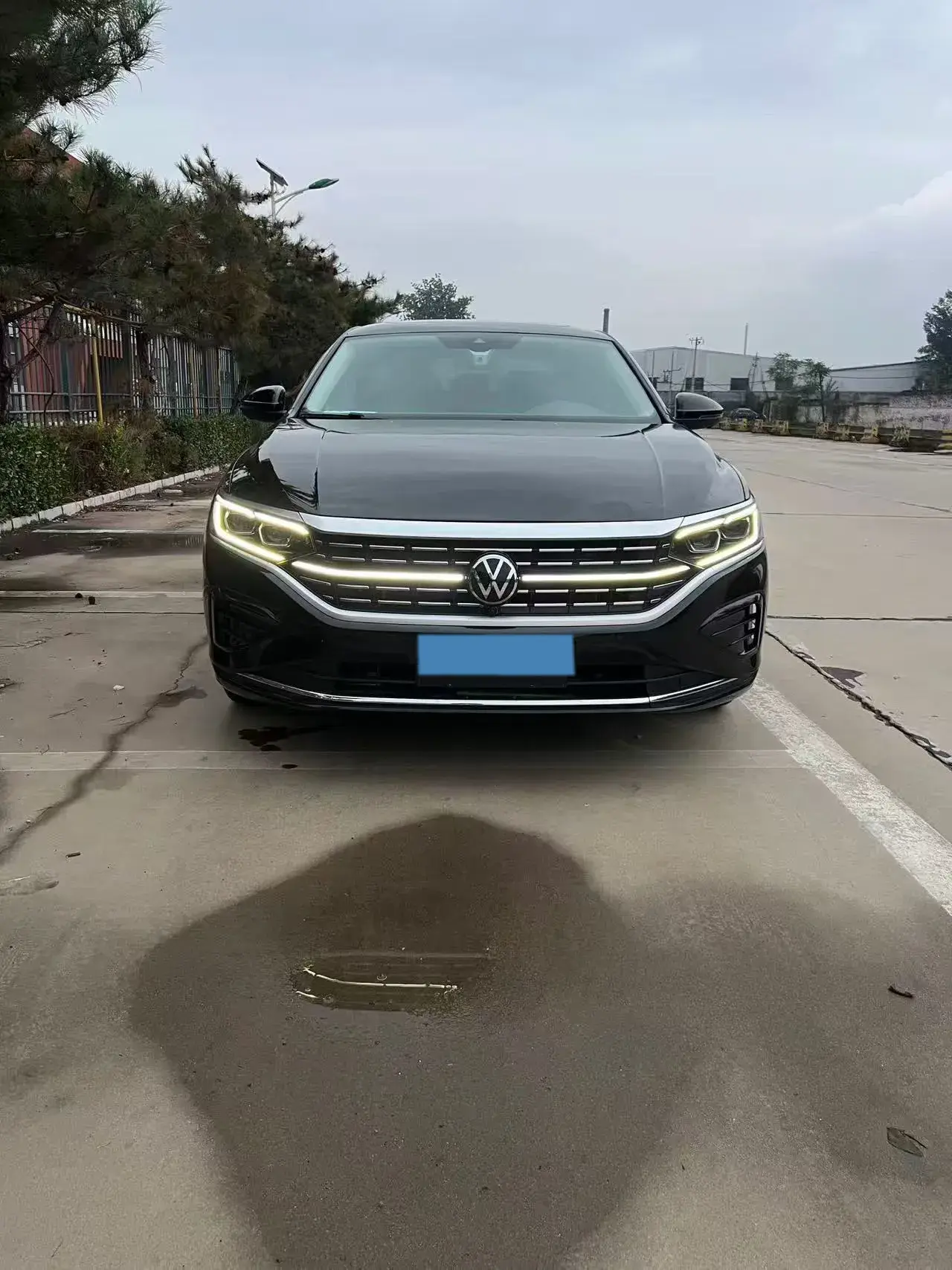 2024 VOLKSWAGEN PASSAT thumbnail 3