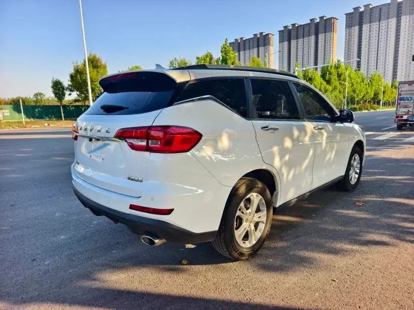 2017 HAVAL M6 thumbnail 3