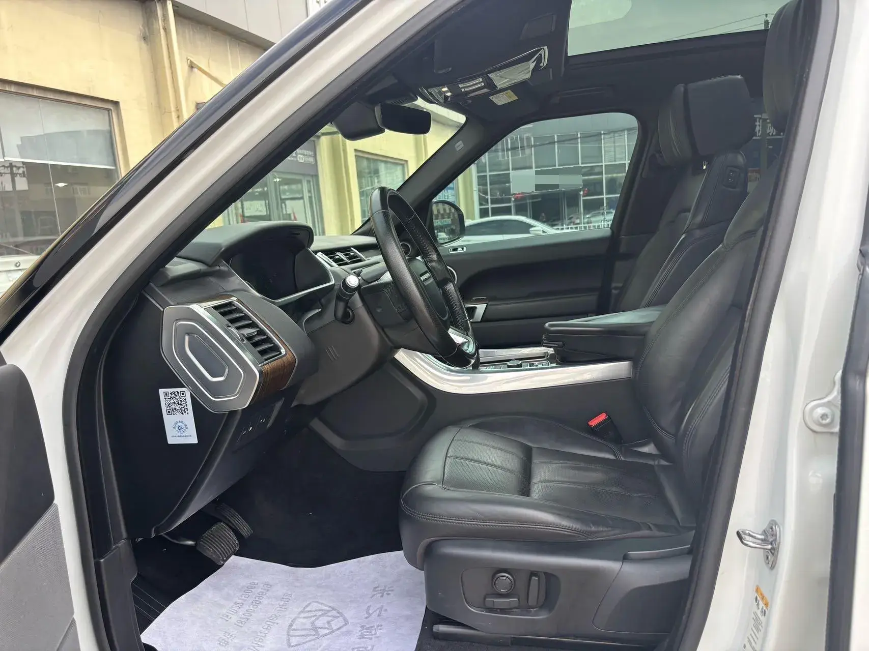 2018 LAND ROVER thumbnail 4