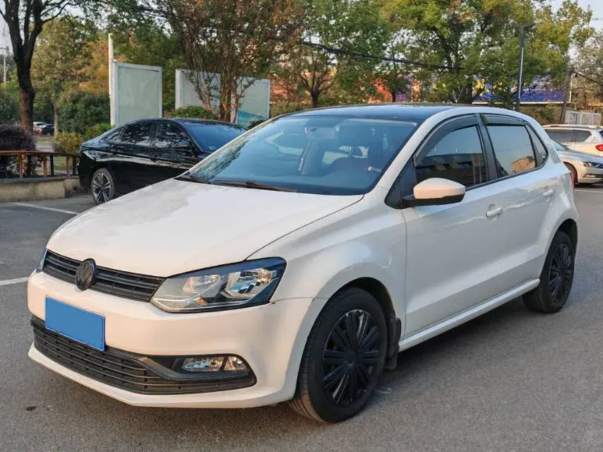 2018 VOLKSWAGEN POLO view 1