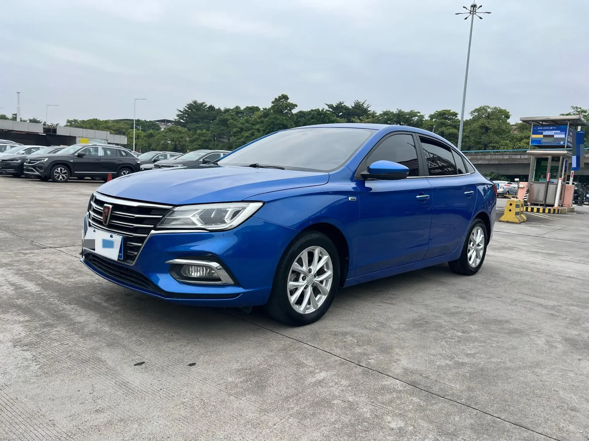 2020 ROEWE I5 view 1