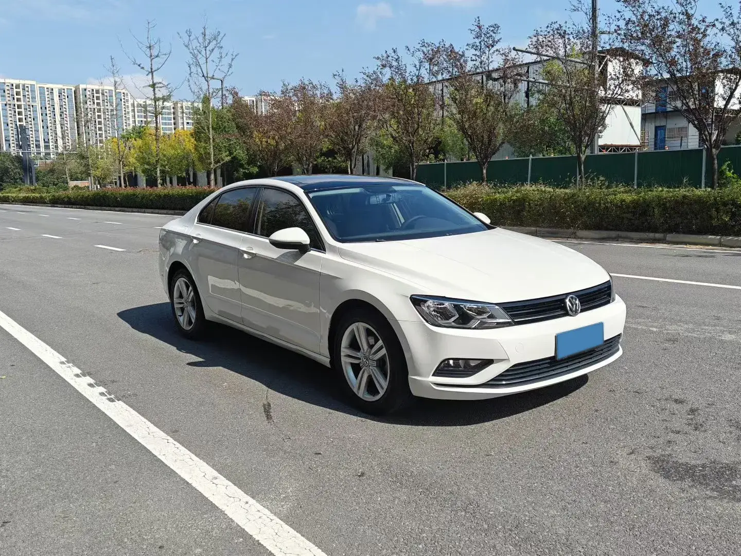 2018 VOLKSWAGEN LAMANDO thumbnail 3