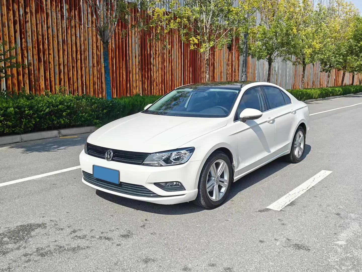 2018 VOLKSWAGEN LAMANDO view 1