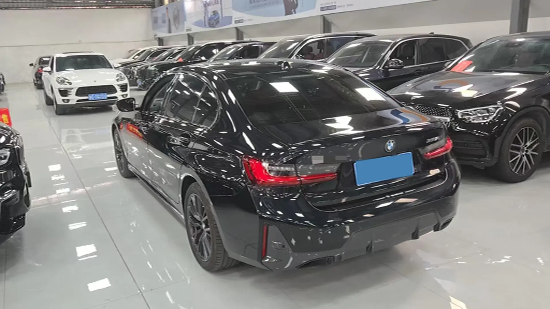 2023 BMW 3 thumbnail 3