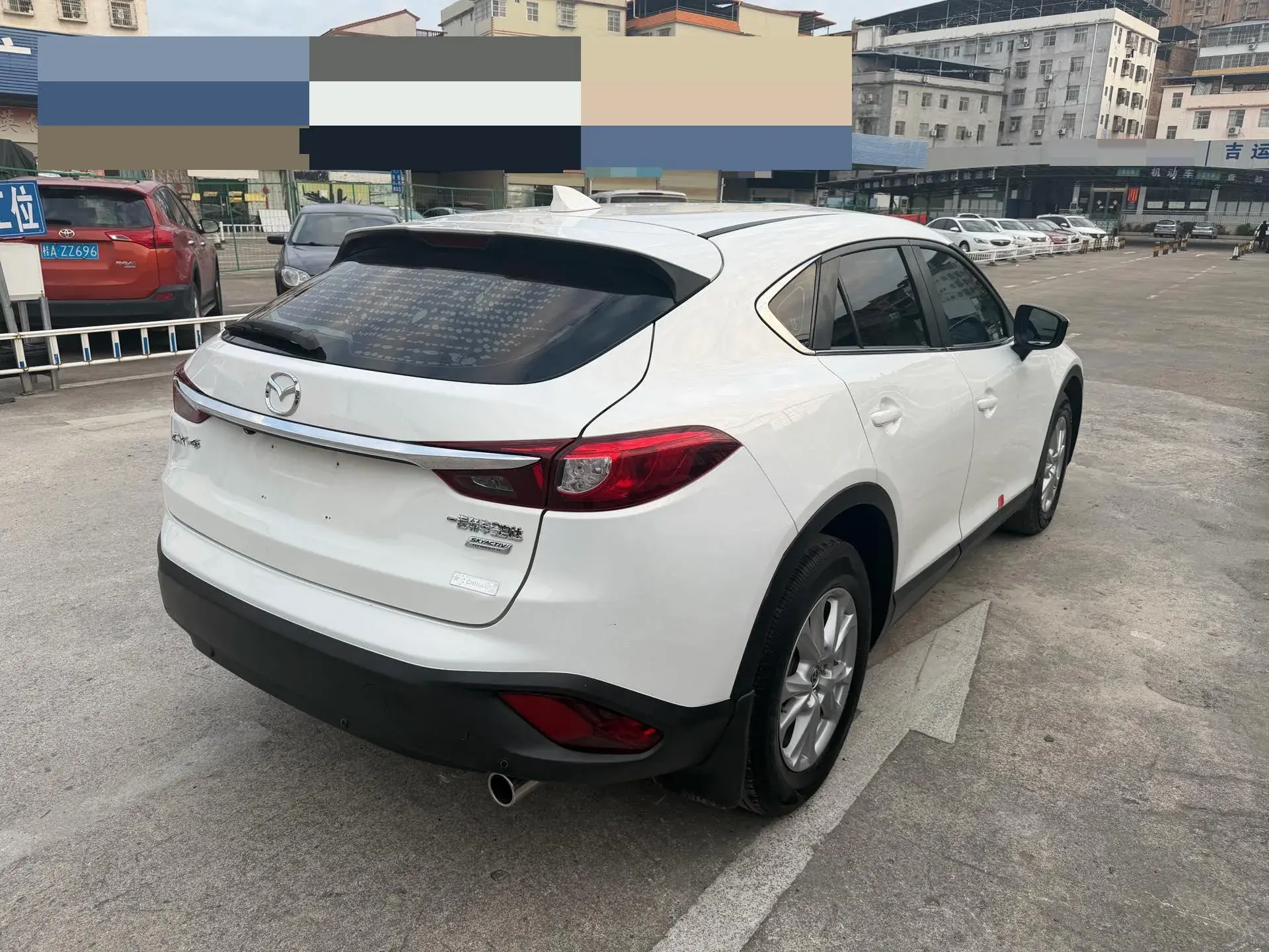 2018 MAZDA CX-4 thumbnail 4