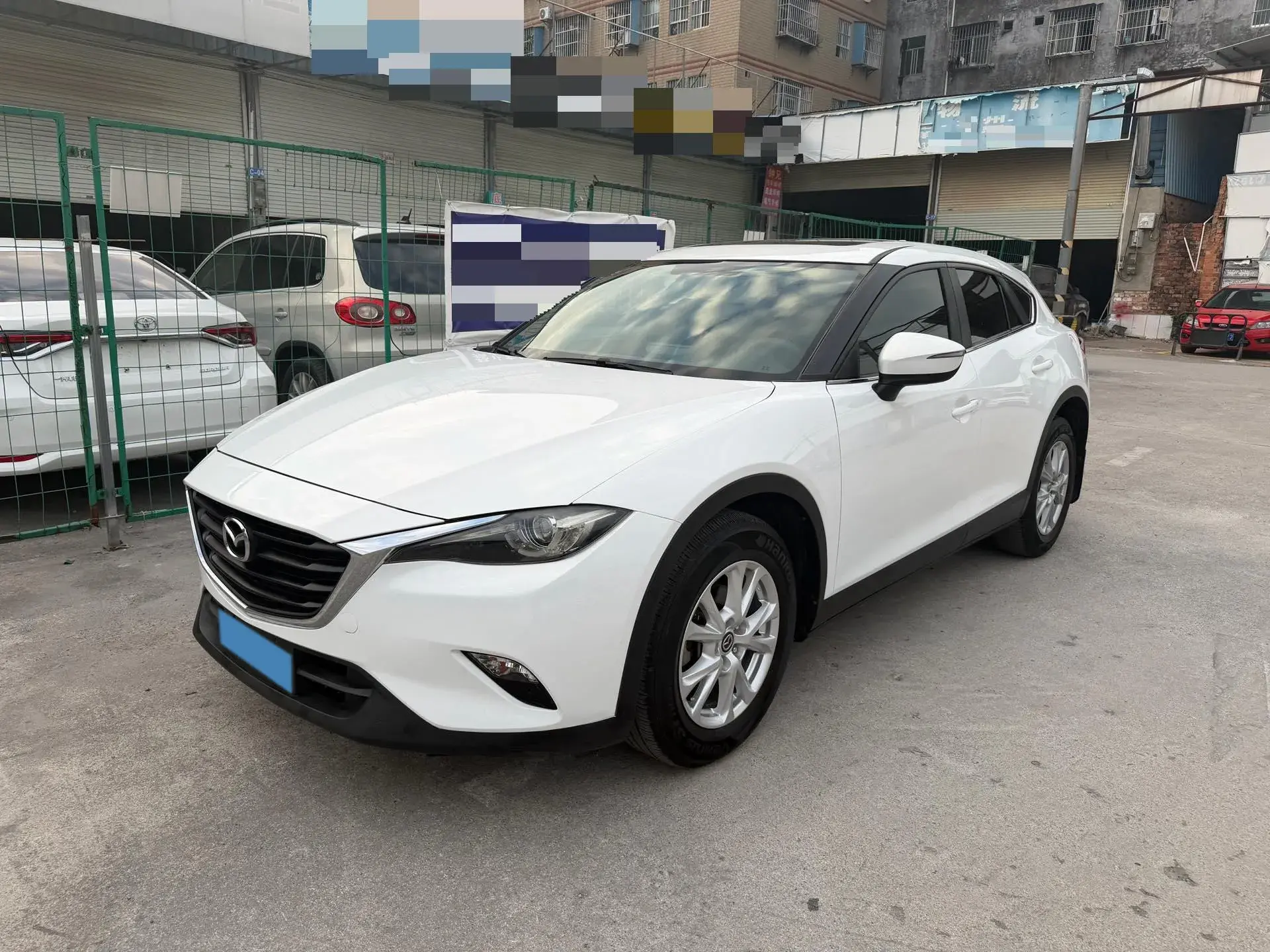 2018 MAZDA CX-4 view 1