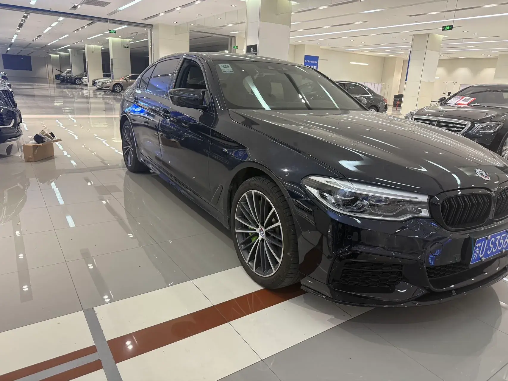 2020 BMW 5 thumbnail 3