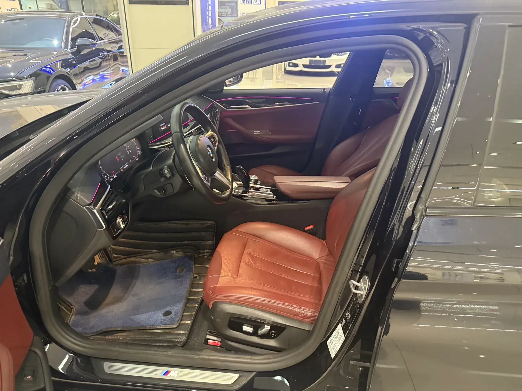 2020 BMW 5 thumbnail 4