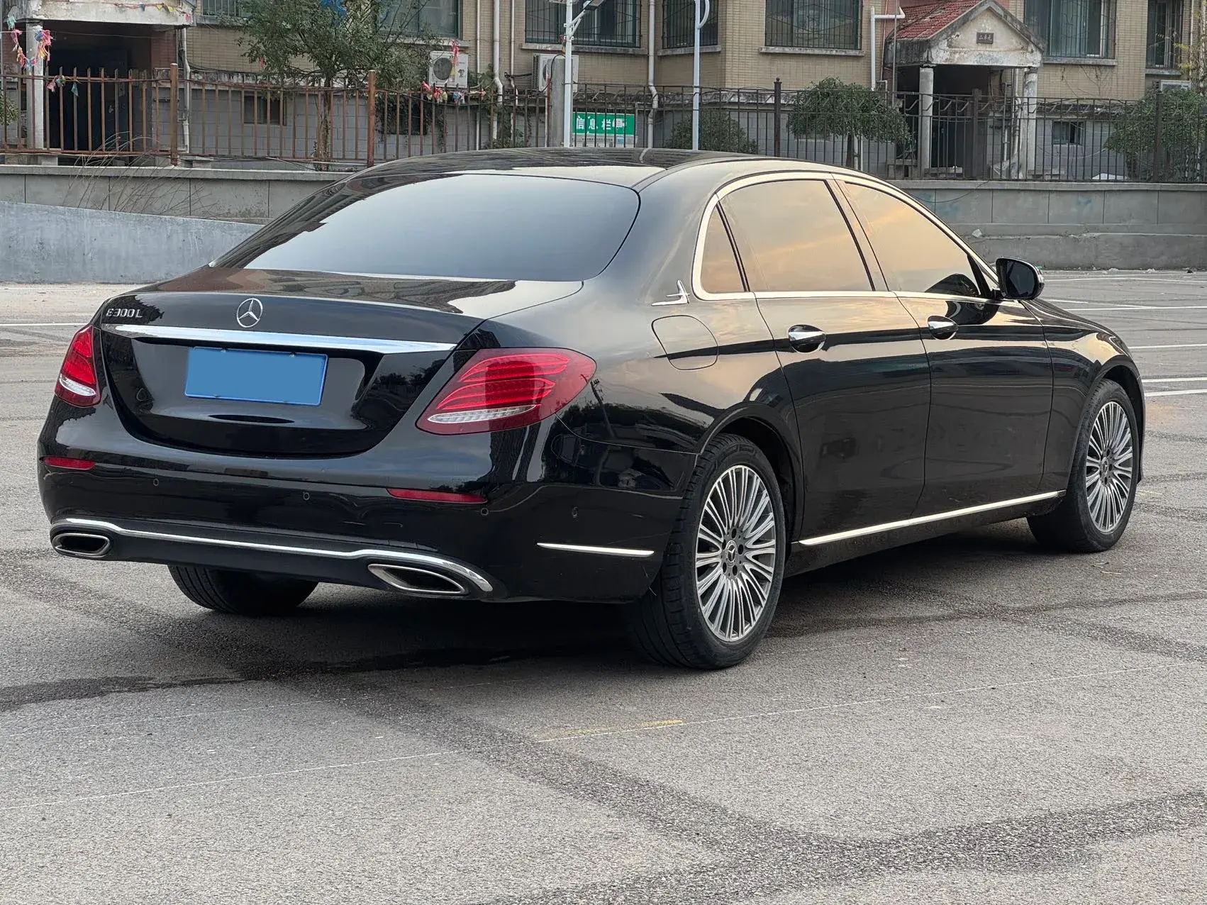 2020 MERCEDES-BENZ E thumbnail 4