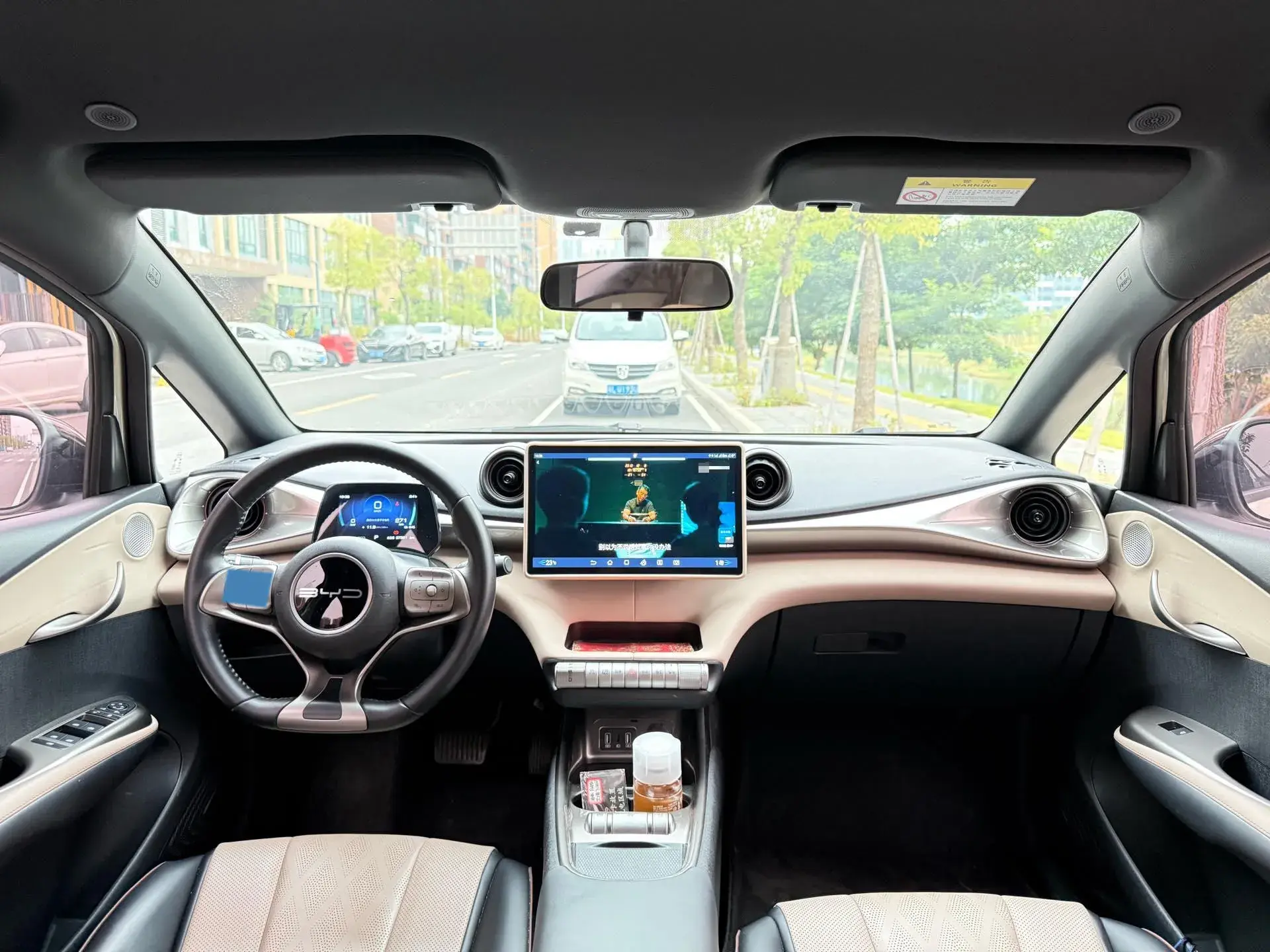 2023 BYD DOLPHIN thumbnail 3