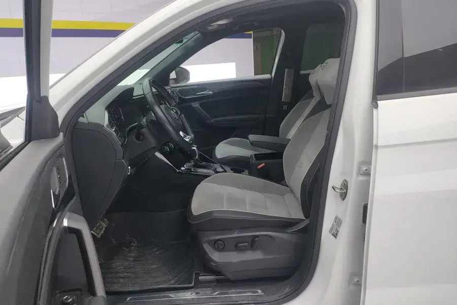 2019 VOLKSWAGEN TAYRON thumbnail 4