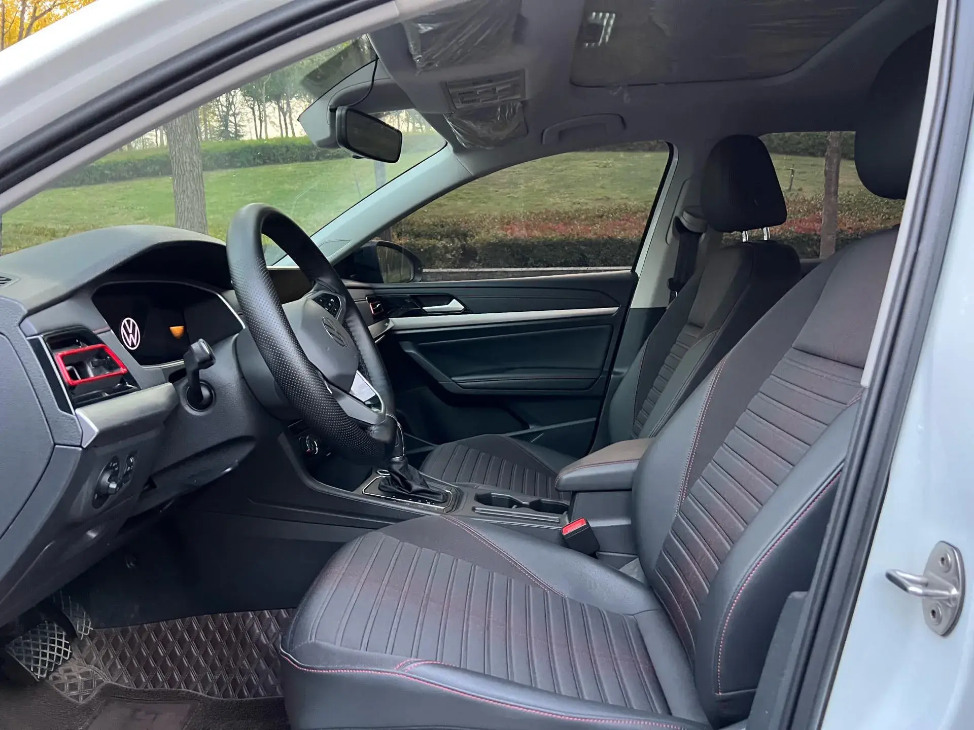 2023 VOLKSWAGEN LAVIDA thumbnail 4