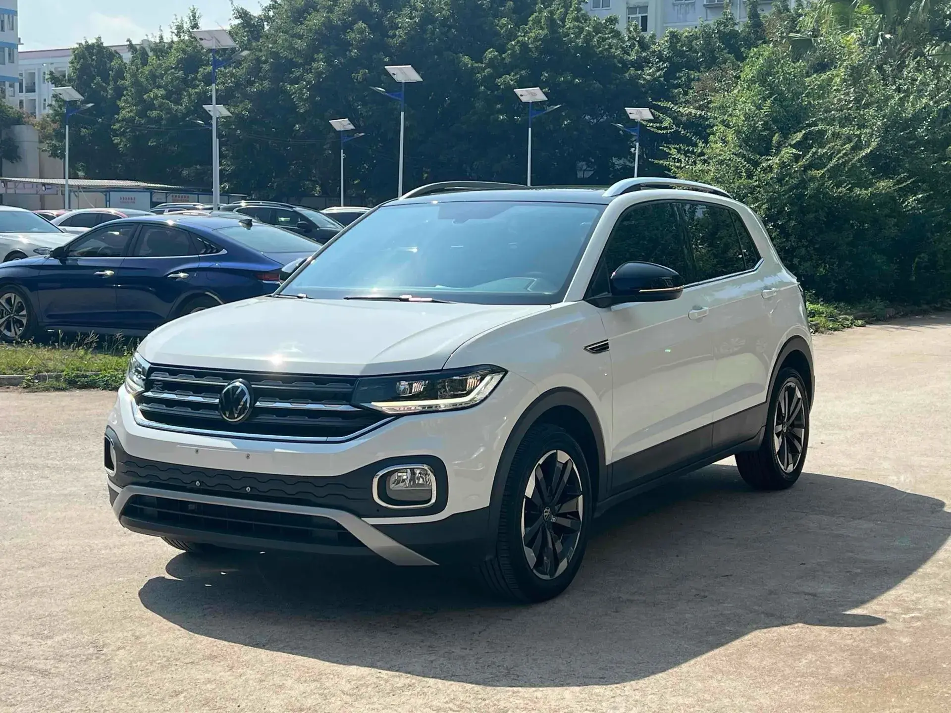 2020 VOLKSWAGEN TACQUA view 1