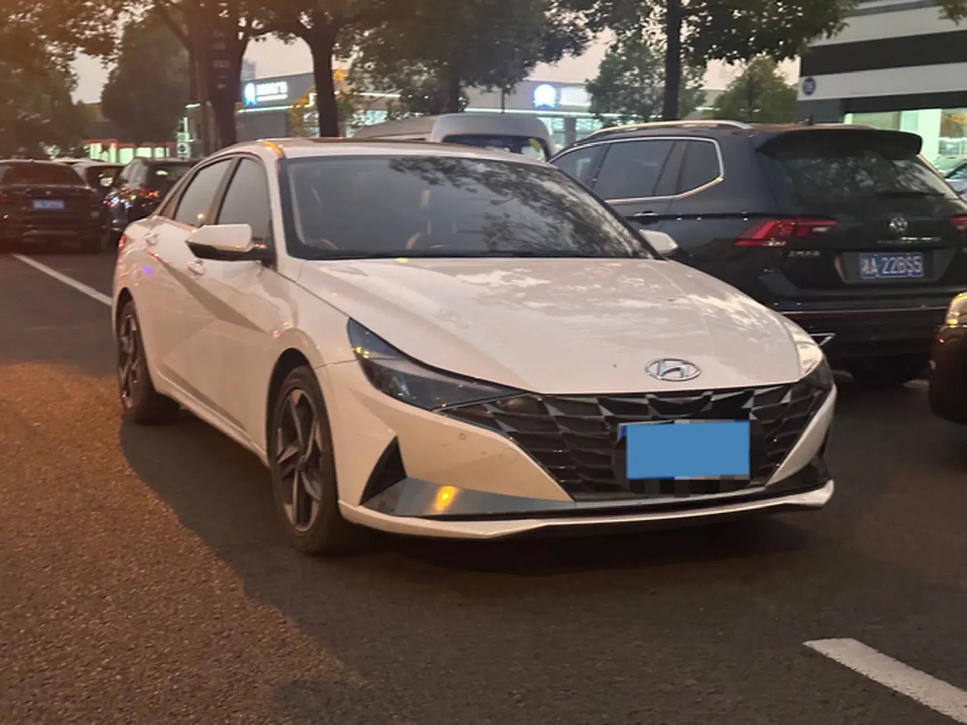 2021 HYUNDAI ELANTRA thumbnail 3