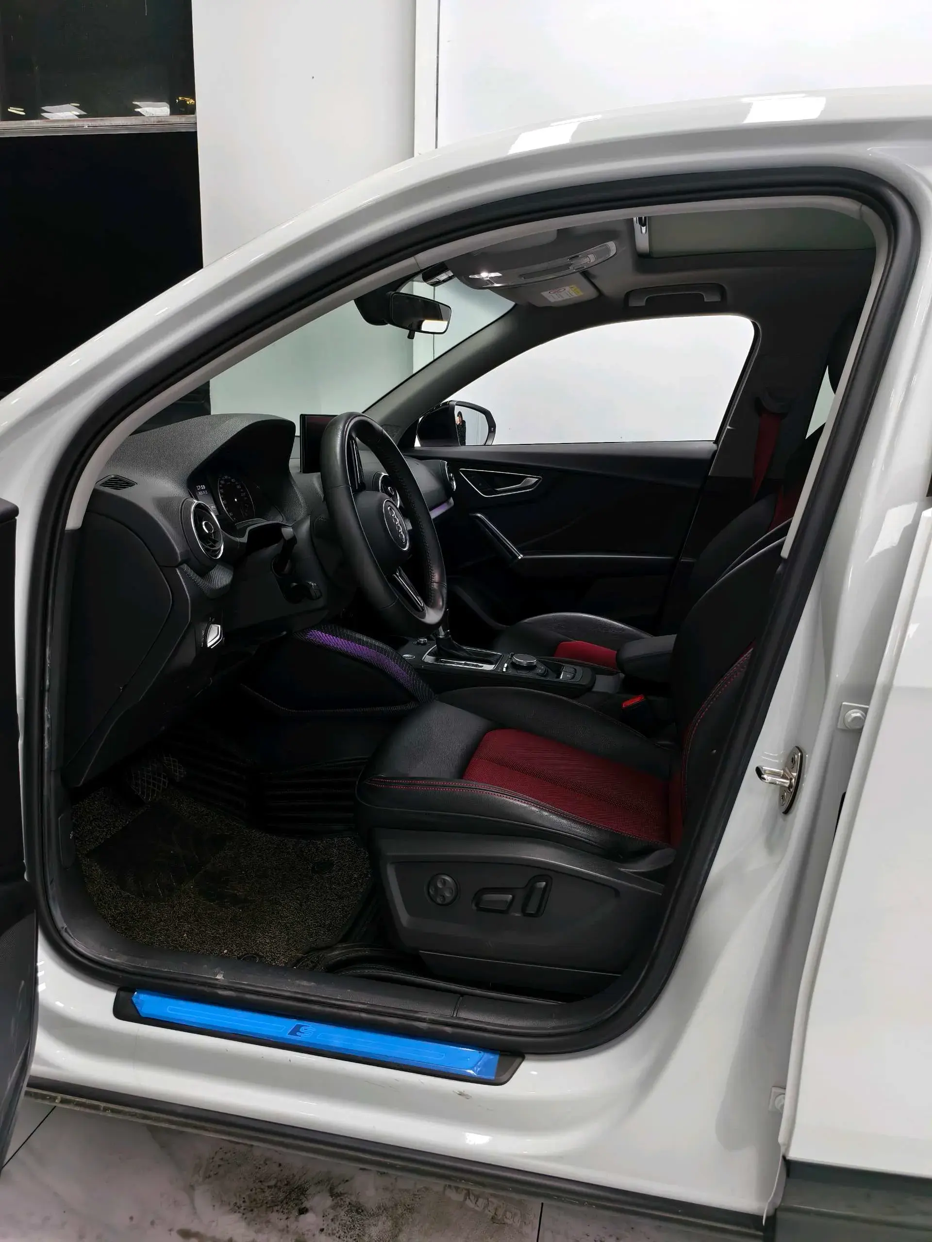 2021 AUDI Q2L thumbnail 4