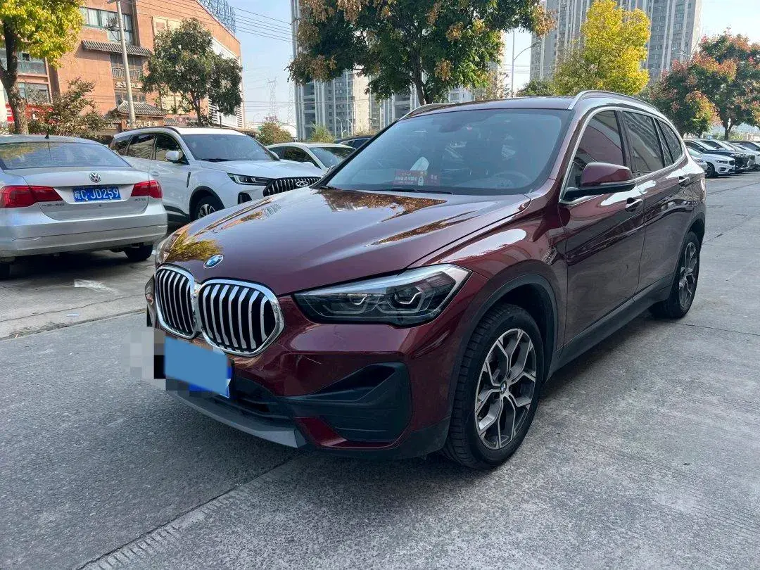 2020 BMW X1 view 1